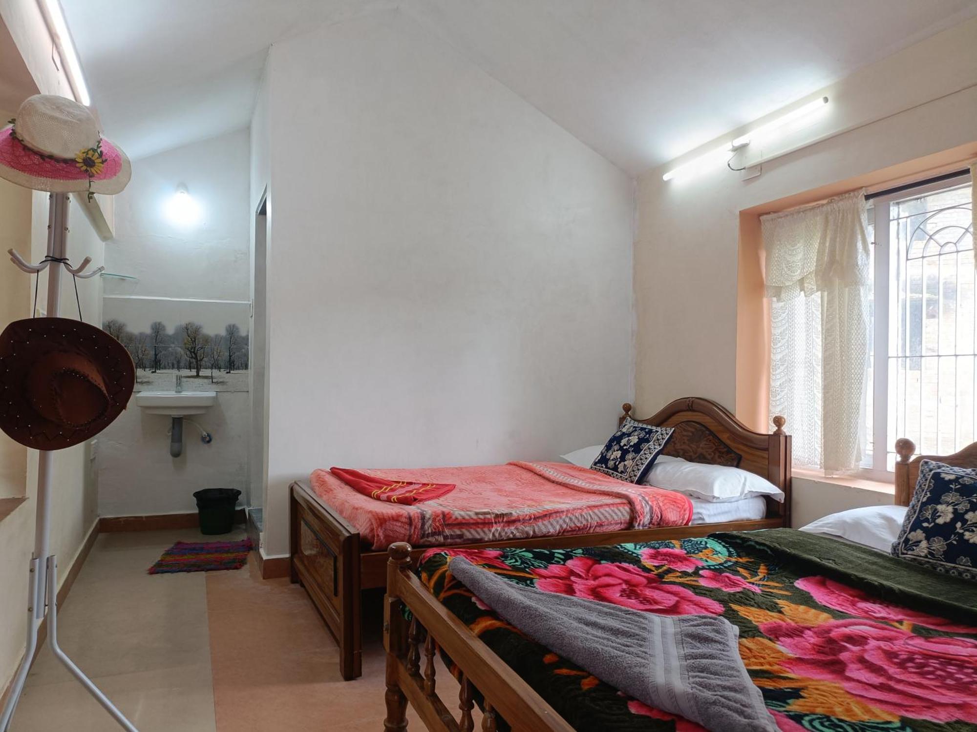 Queens Cottage - Individual Cottage 乌提 外观 照片