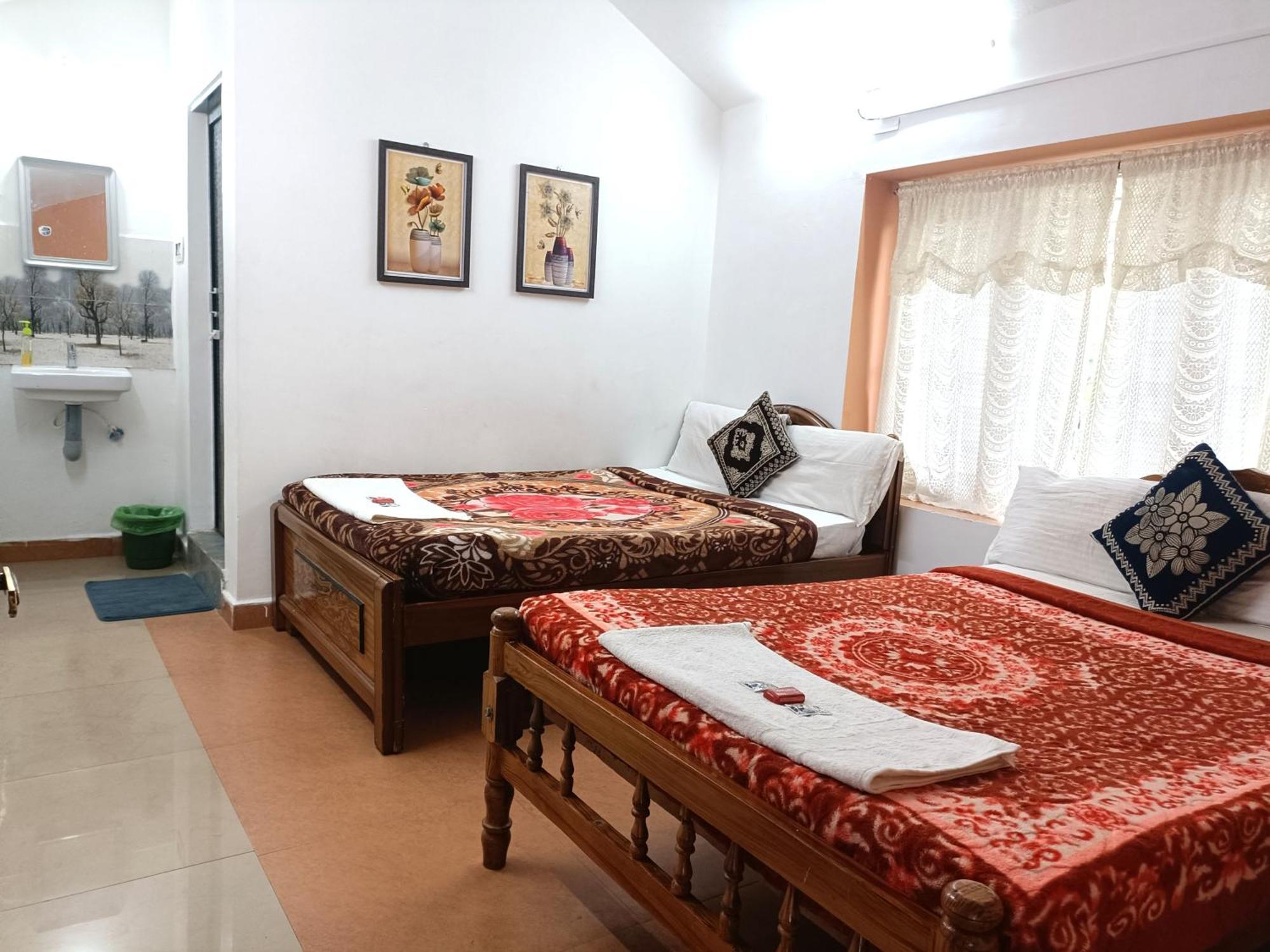 Queens Cottage - Individual Cottage 乌提 外观 照片